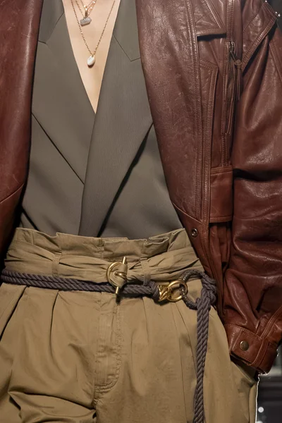 Look 3